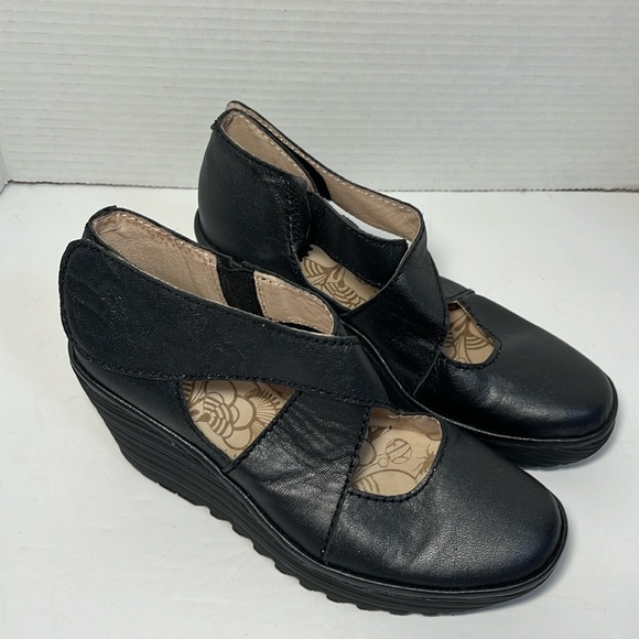 Fly London Yogo Women's Black leather Mary Jane  platform wedge Shoes size 6.5-7 - Picture 1 of 14